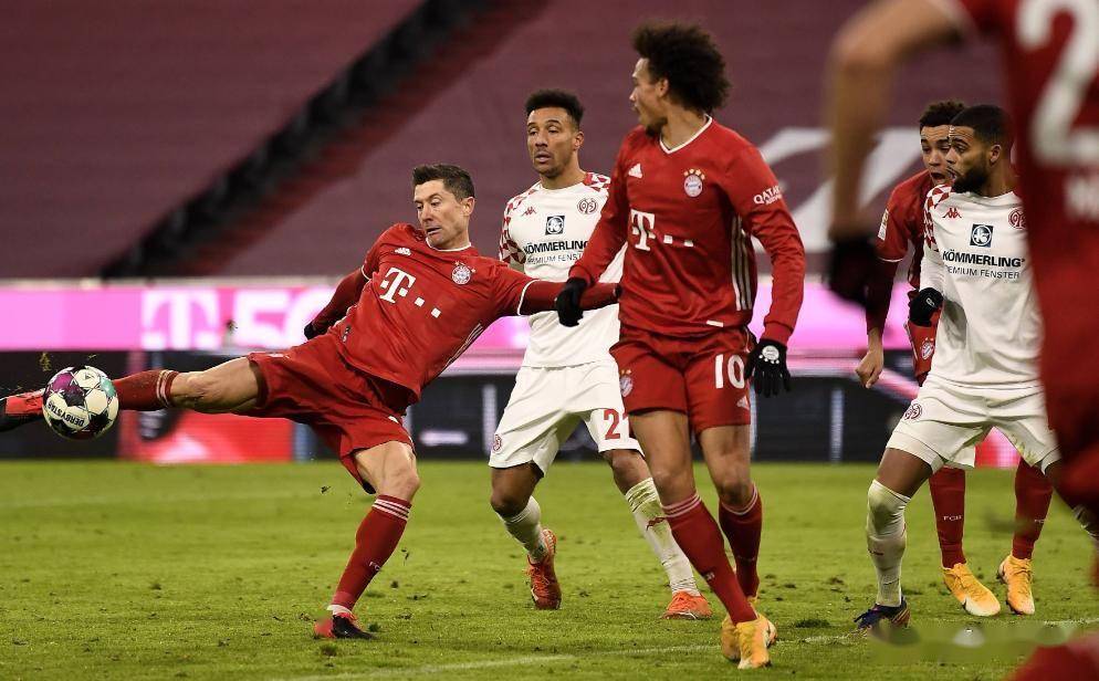 赛地聚焦：德国杯清晨热度飙升；莱比锡临场应变；气氛紧张；更衣室氛围转暖的简单介绍